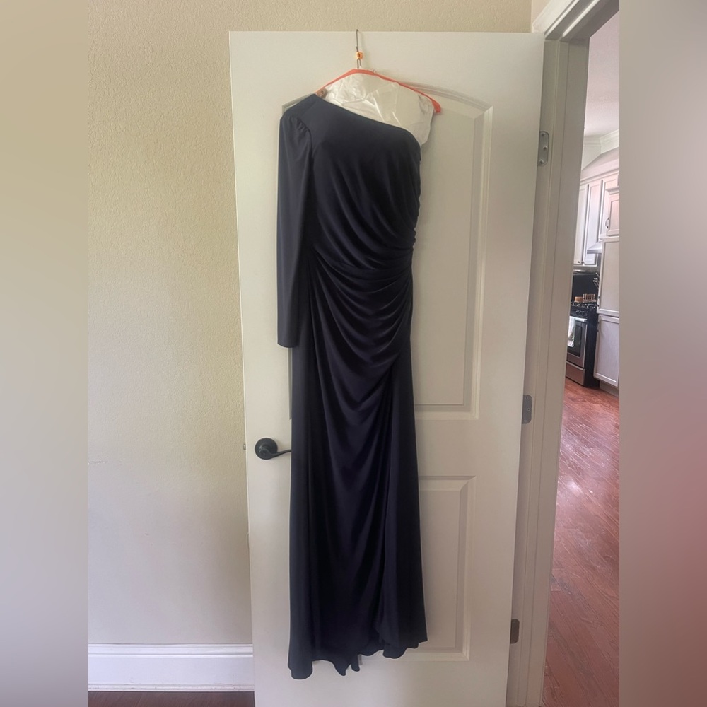 Navy gown, one shoulder, trumpet style
